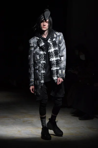 Look 27